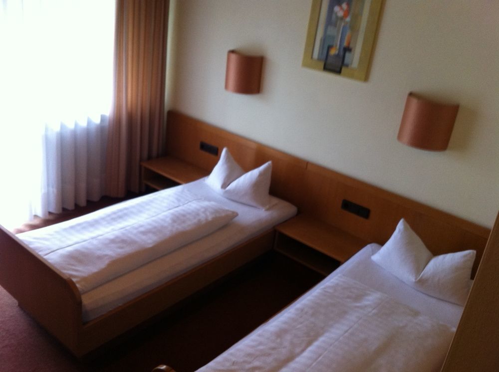 Hotel Bacchusstube Garni Goldbach  Extérieur photo